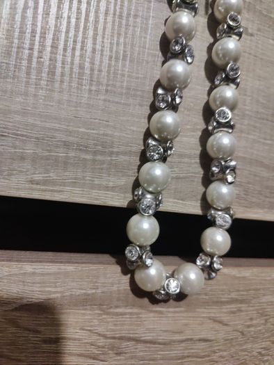 pearl necklace