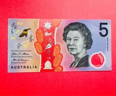 Australia  5. Dollars  2016 . Pick. 62a. Polymer Plast. Uncirculated