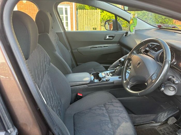 Selling Peugeot 3008