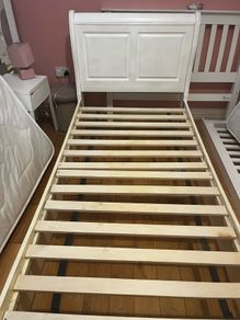 singke sleigh bed