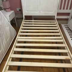 singke sleigh bed