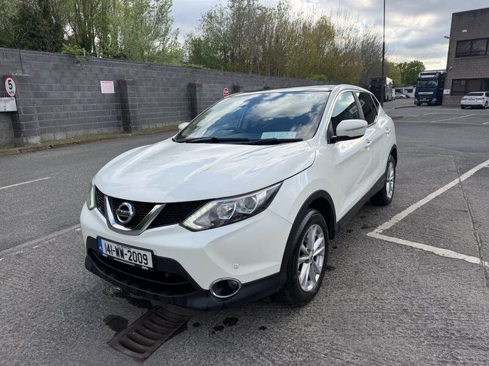 Nissan qashqai 2014 High spec manwal new nct
