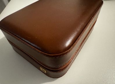 Leather travel watch case
