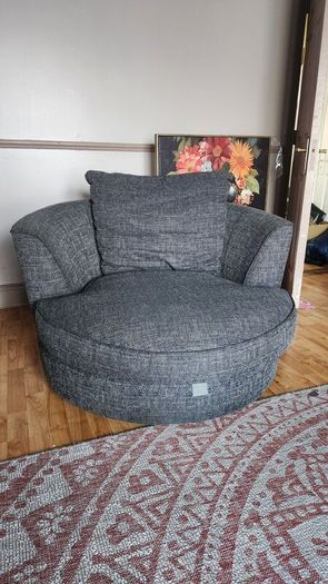 swivel chair