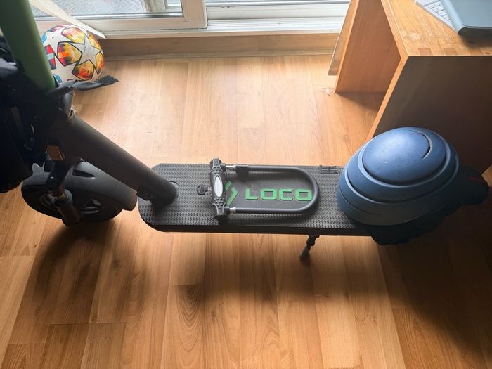 Loco scooter NFC lock and hard tyres