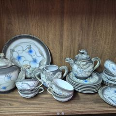 vase and tea set
