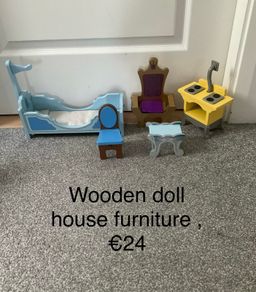 Wooden dollhouse furniture
