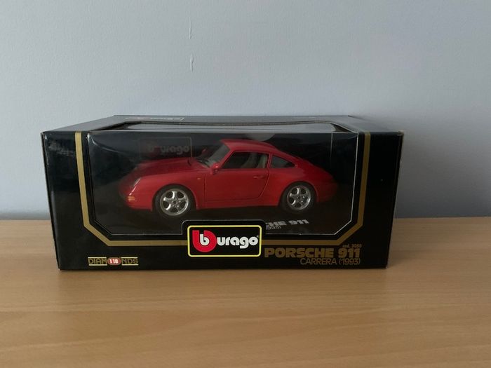 Porsche 911 Carrera 1993 1/18 Burago Model Car