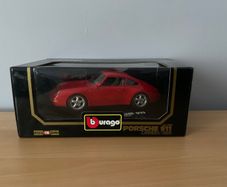 Porsche 911 Carrera 1993 1/18 Burago Model Car