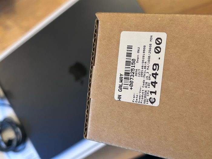 Apple Macbook Air 15 inch 16Gb/256Gb Like New 3 cycles