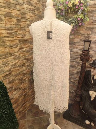 white lace pencil dress size 16 Postage included