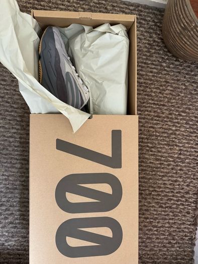 Yeezy 700v2 Tephra