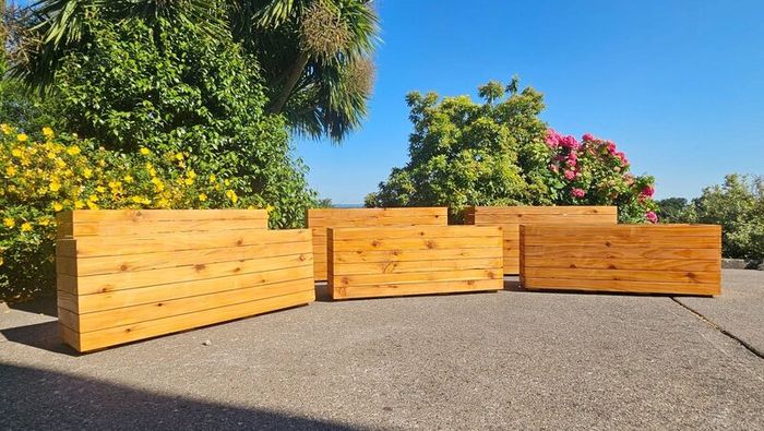 Premium Red Cedar Planters |Custom sizes available