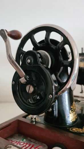 Singer 1930s machine 28k model