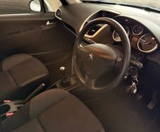 peugoet 207 1.4 16v 2012