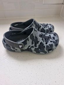 Crocs Size J 3