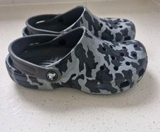 Crocs Size J 3