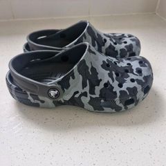 Crocs Size J 3