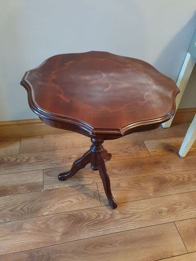 Vintage occasional table replica