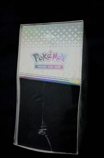 Pokemon Prismatic Evolution Elite Trainer Box