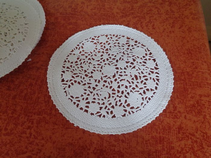 Selection of Paper Doiles for Sale