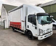 Isuzu 3.5 tone Curtin side