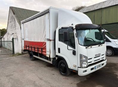 Isuzu 3.5 tone Curtin side