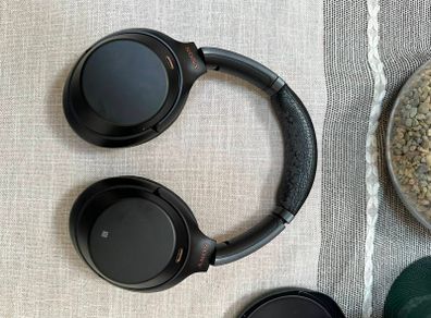 WH-1000XM3 Wireless Noise Cancelling Headphones
