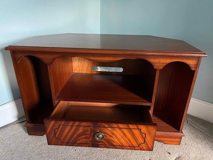 TV Corner unit