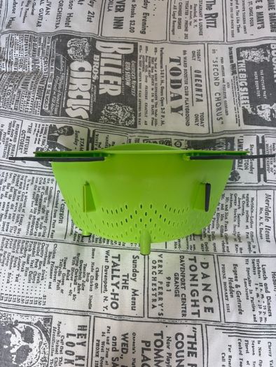 Metaltex Drain on Corner Strainer