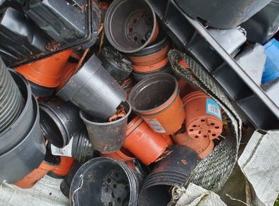 Free pots