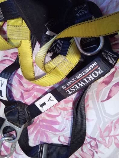 Portwest protection harness fall back and Fp21 lanyard
