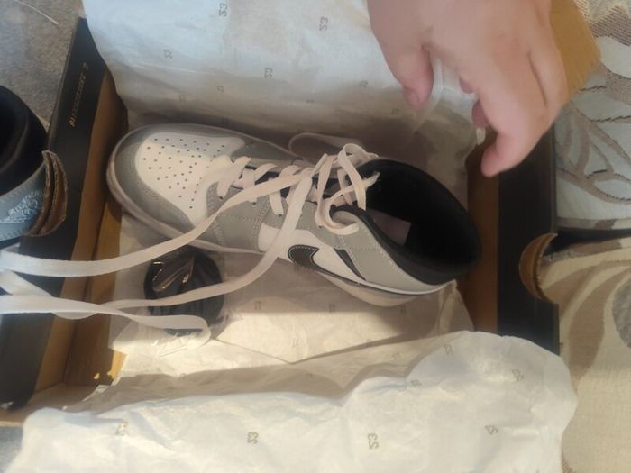 Air Jordan 1 Mid UK 5.5 EUR39