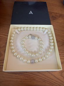 Angelique Pearl Necklace & Bracelet Set