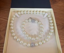 Angelique Pearl Necklace & Bracelet Set