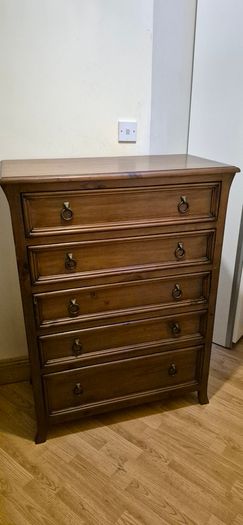 2 Chest of Drawers and 2 matching Lockers