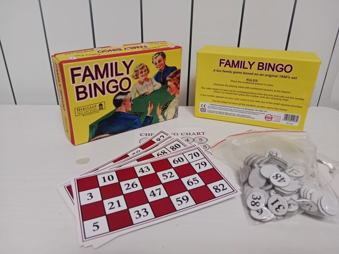 Retro 1950s-style Family Bingo set