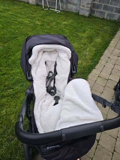 Uppababy Vista V2 Travel System and Buggyboard