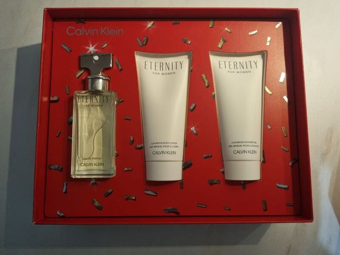 Calvin Klein Eternity Eau de Parfum for Women Trio Gift Set 50ml.
