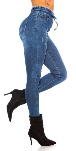 Jeans Size75% Cotton / 23% Polyester / 2% Elastane