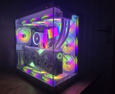 Ultra high end gaming PC + 4k 32 inch 240hz Alienware monitor