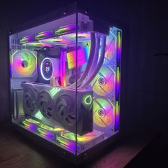 Ultra high end gaming PC + 4k 32 inch 240hz Alienware monitor