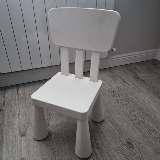 Ikea Mammut kids table and chairs