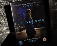 It Follows ! DVD ! 2015 ! Horror !