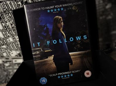 It Follows ! DVD ! 2015 ! Horror !