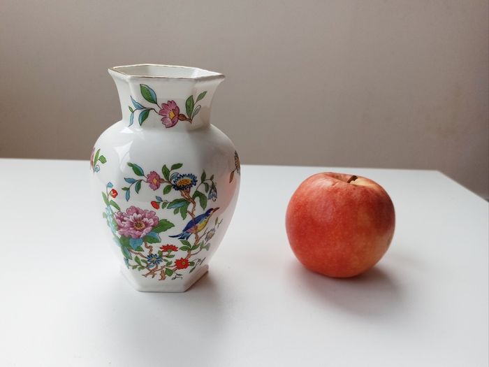 Vintage Aynsley "Pembroke"  fine bone china vase  made in England  height 12.5cm  diameter 10cm