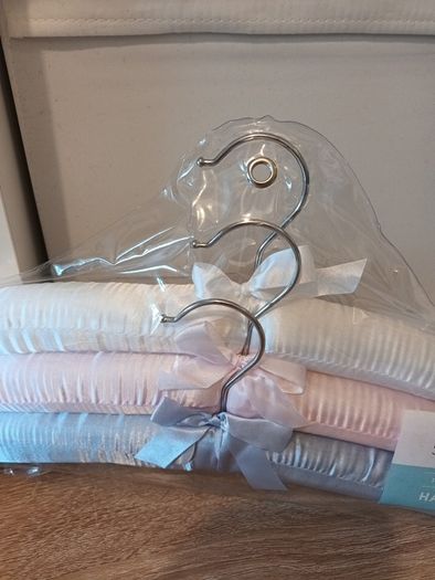 padded hangers x 3