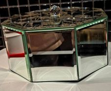 Jewelry box