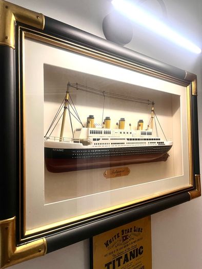 Vintage RMS Titanic Shadow Box & Titantic Plaque (W57cm x L38cm x D7.5cm))