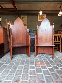 Throne chairs